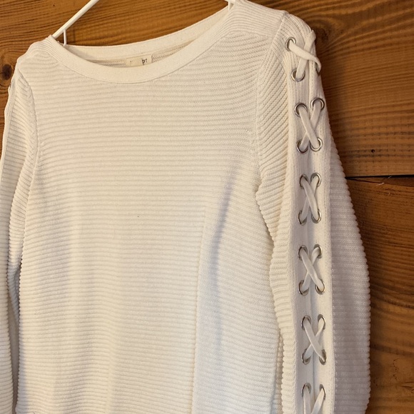 sweater - Picture 2 of 2